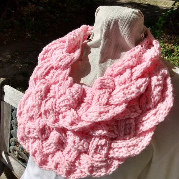 Hand crochet scarf with button on back. Pink. New. - Picture 1 of 3